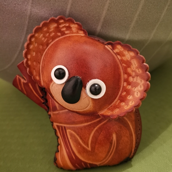 Handmade cowhide small bag - Picture 3 of 8